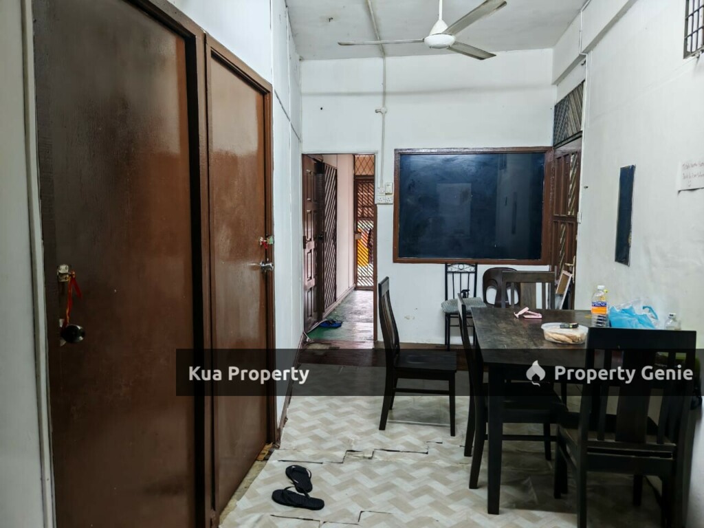 Wisma Phoenix Apartment (Second Floor) For Sale! Located at Song Thian Cheok, Ban Hock Road