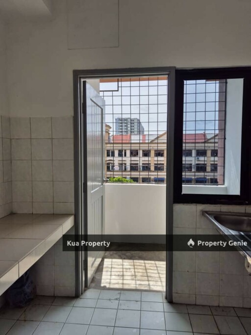 For Sale 3rd Floor Shophouse / Apartment @ MJC, Batu Kawa
