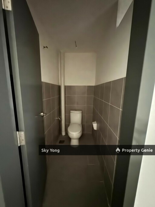 Aston Acacia Shot Lot For Rent