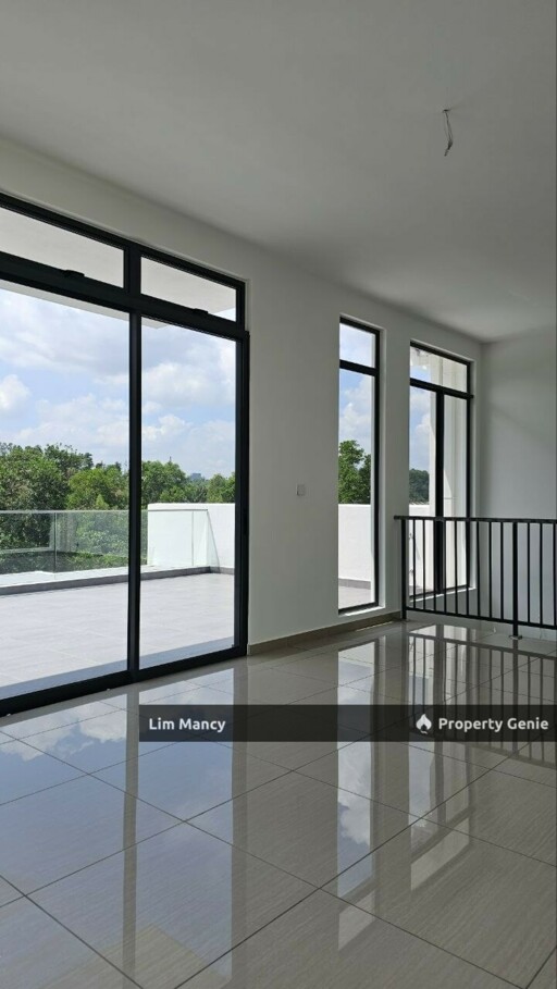 Horizon Hills @Kingswood Three Storey Cluster Corner