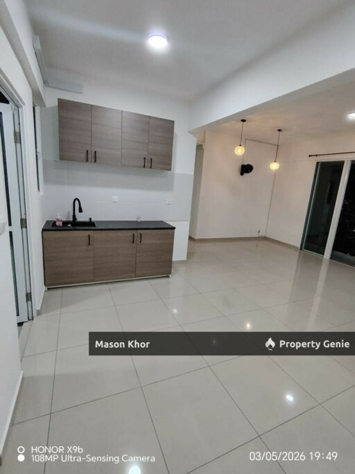 IDEAL RESIDENCY CONDO 850sf FULLY RENO & PARTIALLY FURNISHED GELUGOR