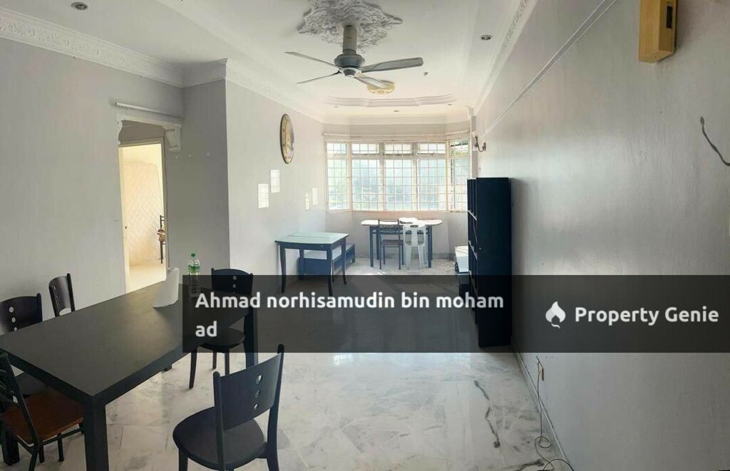 Freehold Apartment Vista Seri Putra, Bandar Seri Putra for Sale