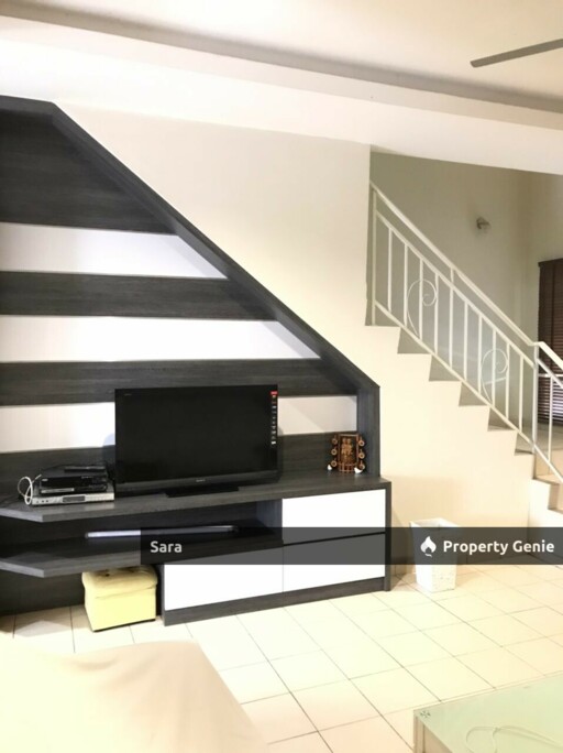 Double Storey Seri Margosa, Botani