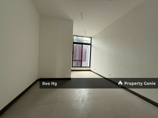 Aurora Sentral Resort Villas / Iskandar Puteri / Brand New / 2 Storey Terrace 24x75 / Super Cheap