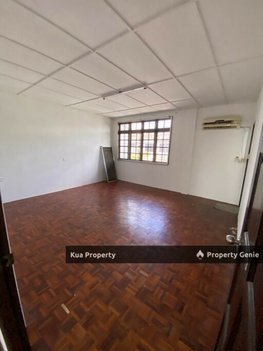 Double Storey Terrace Intermediate House at Jalan Seladah, Jalan Song