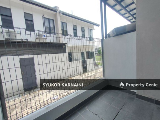 ELMINA GREEN 1 Jalan Casuarina