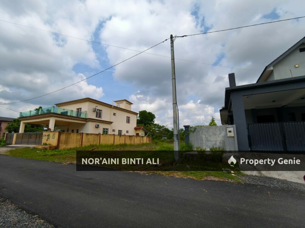 PAYA TIGA, BUKIT SETONGKOL, KUANTAN LOT BANGLO LUAS DALAM BANDAR
