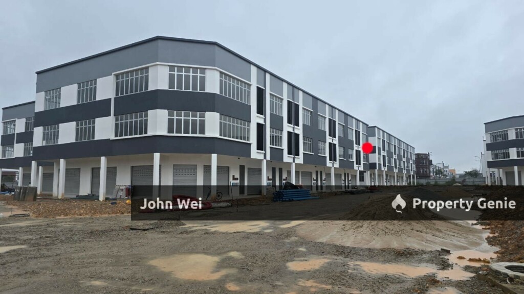 🔥🔥Vivo City @ Kulai Shoplot Three-story store for rent #hot location #absolutely rare🔥🔥