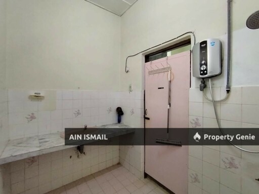 BANGLO TAMAN PERDANA, PERAMU PEKAN, PAHANG