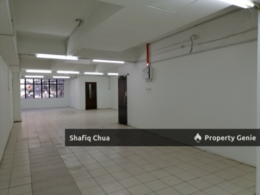 Good Location First Floor Office Lot in Bandar Baru Sentul For Rent