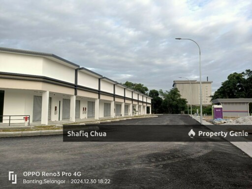 Freehold Brand New l Setingkat Kedai Di Pusat Komersial Olak Lempit, Banting