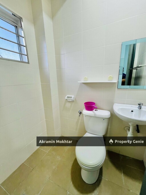 IFRERHOLD, CORNER UNIT & FULLY FIRNISHED | 3 Storey Terrace Taman Universiti, Bangi