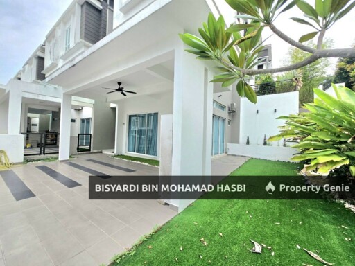 Corner Lot Renovated 3 Storey Terrace Superlink Tiara South, Setia Eco Hill, Semenyih.
