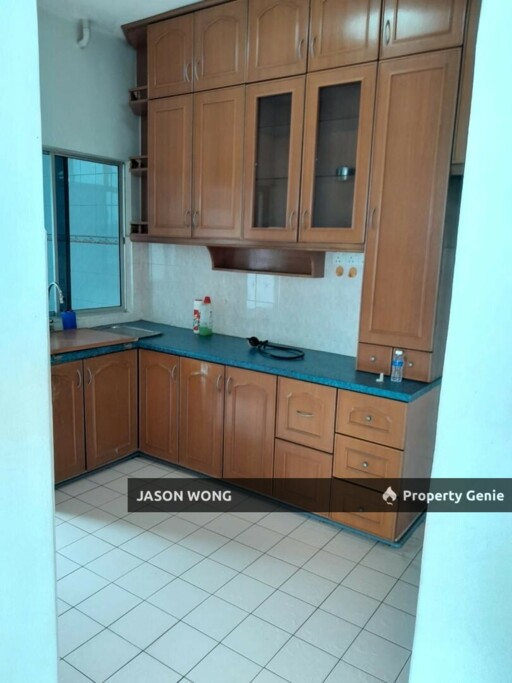Suria kipark apartment for rent, kepong Taman kip, kitchen cabinet