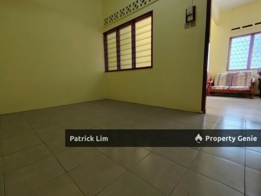 Taman Bukit Beruang Corner Lot, Single Storey Terrace House For Rent