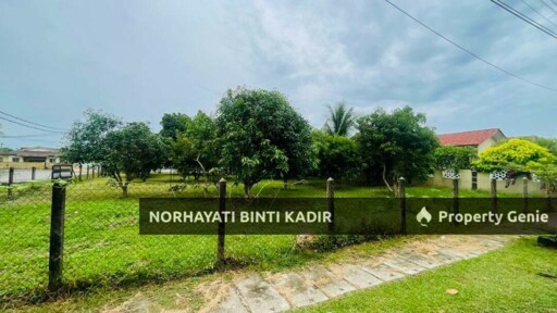 RUMAH SEMI-D BESERTA KEBUN TEPI RUMAH DI TAMAN SURA JETTY 2