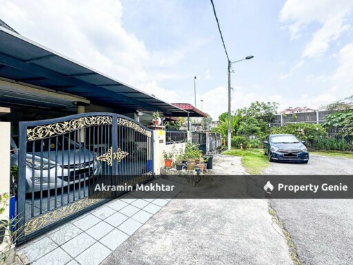 Partially Furnished & Extended | Single Storey Taman Kinrara 1 Puchong