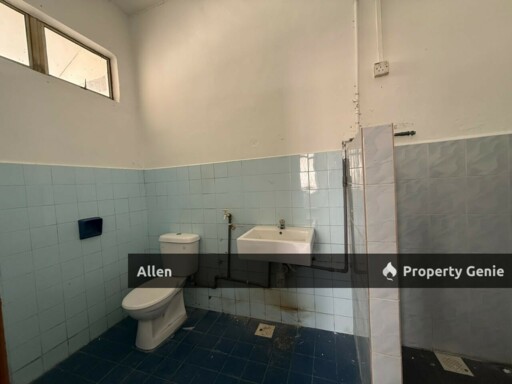 Bukit Kempas – Spacious 4BR Semi-D with Massive Land Area