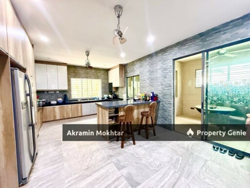 Freehold & Fully Renovated | 3 Storey Semi-D Taman Saujana Suria Kajang