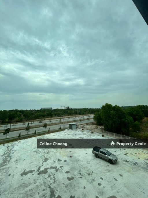 West Port Warehouse come with office with Land