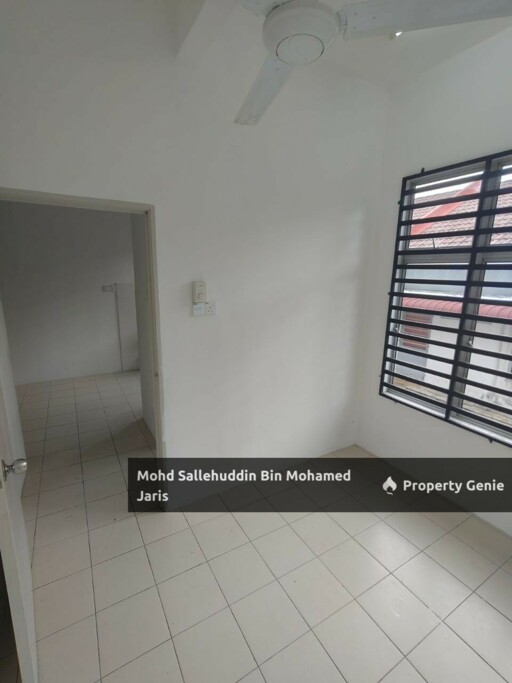 TERES SETINGKAT TAMAN SERI MAHKOTA PERMAI BATU 11  KUANTAN, PAHANG