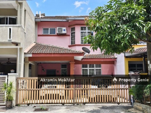FACING OPEN Double Storey Terrace House LEP 5, Taman Lestari Putra, Seri Kembangan Selangor