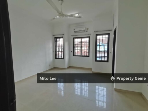 Setia Indah Double Storey House For Rent!!