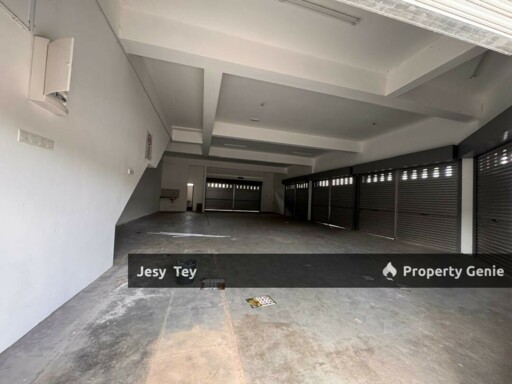 Bandar Cemerlang, Ulu Tiram (Corner Second Floor)