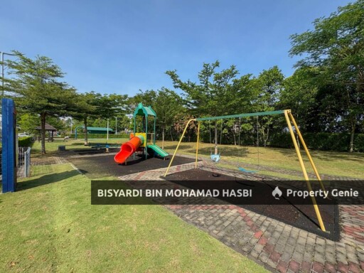 5,304 sq.ft CORNER LOT 2 STOREY SEMI DETACHED, TAMAN VILLA PERDANA, KAJANG .