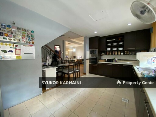2.5 Storey CondoVilla Persada jalan Nova Subang Bestari