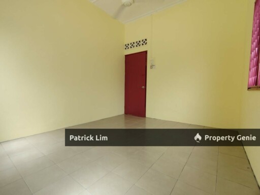 Taman Bukit Beruang Corner Lot, Single Storey Terrace House For Rent