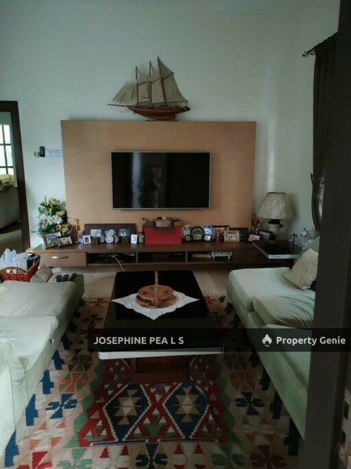 2 Storey Bungalow With Pool at Bukit Gita Bayu @ Seri Kembangan