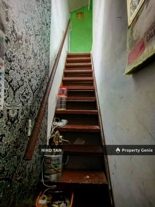 Jalan Kemajuan Single Storey End Lot Taman Universiti For Sale