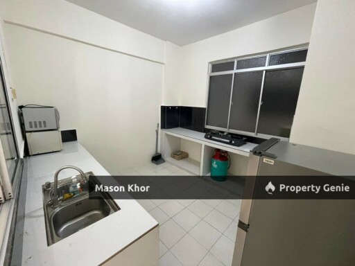 PUTRA PLACE CONDOMINIUM 1000sf LOW FLOOR BAYAN LEPAS
