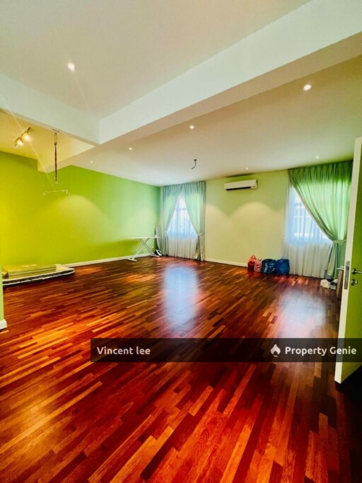 Taman Meranti Jaya, 3 Storey Luxurious Bungalow with Swimming Pool, Freehold, Facing North, Tip Top Condition