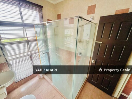 Bukit Jelutong, Shah Alam | 2-Storey Terrace 5 Bedrooms | RM1.4M - Freehold, Non Bumi & With Loteng