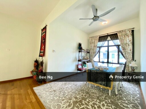 Skudai  Corner Lot 3 Storey Cluster Fully Renovate / Super Value