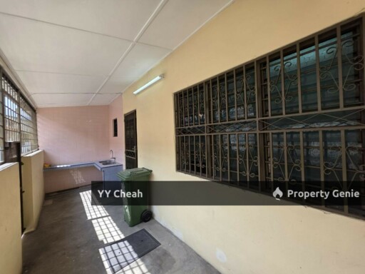 Menglembu, Ipoh Double Storey House For Sale Facing Empty Land Great Location Big Balcony
