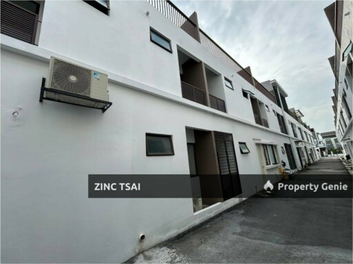 2.5 Storey Terrace @ Veria Abadi Heights {Save RM 245,000}