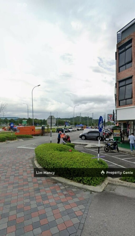 68 Avenue Gelang Patah Double Storey Shoplot Facing Main Road