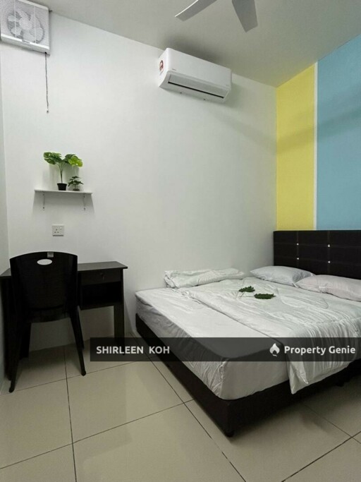 Female Room for Rent at Suriamas Suite Condo @ Larrkin Town Area