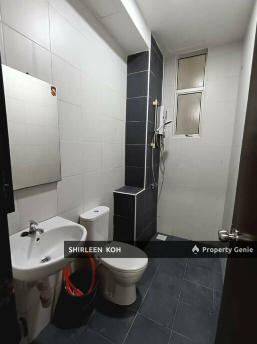 Female Room Renting at Suriamas Suites @ Larkin JB Town