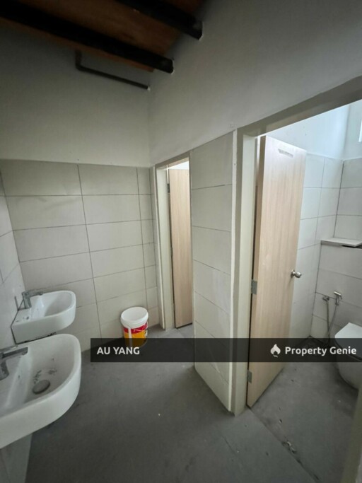 Ground Floor Commercial Unit For Rent Fifth Avenue Lebuh Macallum 商业单位出租