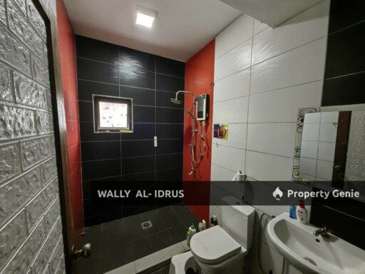 2.5 Storey Terrace House Corner Lot, Spacious Land, Gated and Guarded