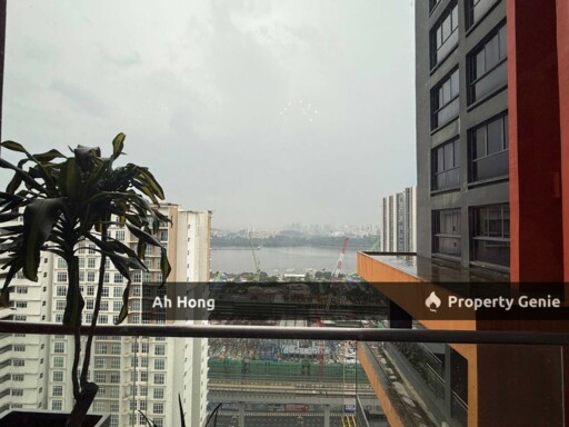 Jb Town / V Summer / Duplex / Renovated / Nearby CiQ
