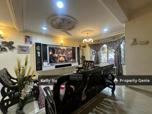 Double Sty House Partly Furnished At Bukit Tinggi 1 Klang For Rent