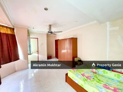 Freehold, Corner Lot & Fully Renovated | Double Storey Jalan Semarak Bandar Utama Batang Kali
