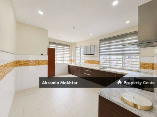 Freehold & Terpaling Murah | Double Storey Semi D Anjung Suasana Bandar Seri Putra Bangi