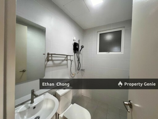 Small Room @ Nadayu 801 For Rent