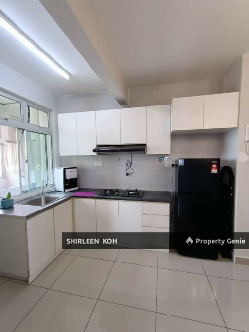 Female room renting at Larkin Heights @ Larkin Idaman